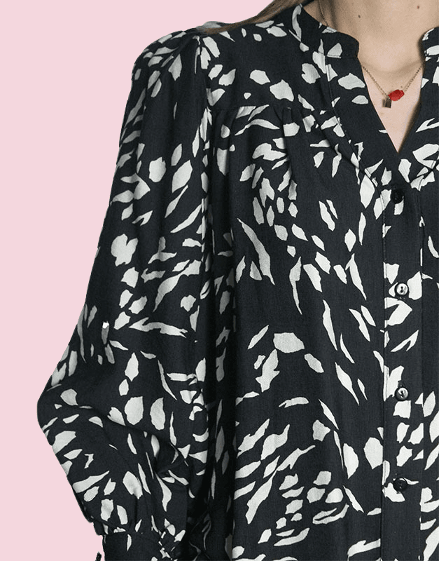 blouse à motif manches 3/4 - disponible chez Ailes de Rose, boutique à Coursan près de Narbonne