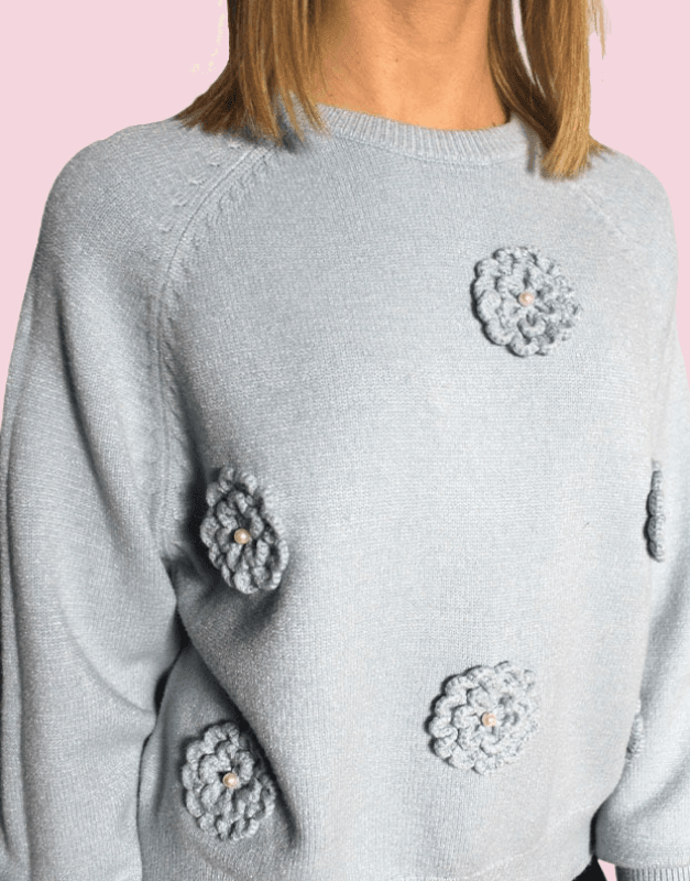 pull fleurs à perles - disponible chez Ailes de Rose, boutique à Coursan près de Narbonne