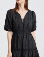 robe courte dentelle et volant