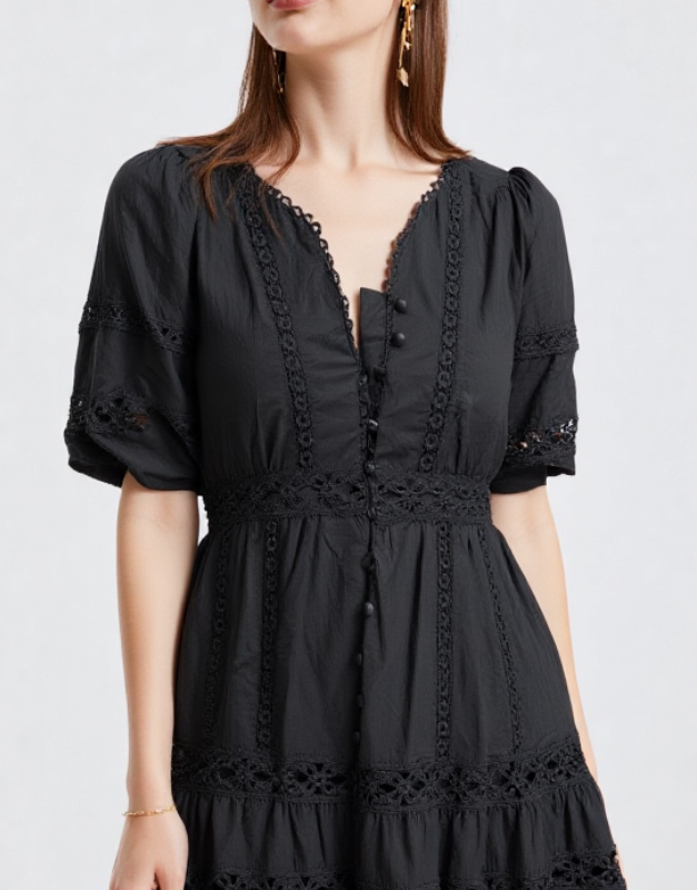 robe courte dentelle et volant
