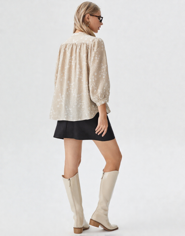 blouse ajourée