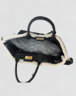 sac noir et moumoute