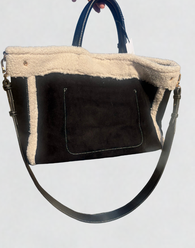 sac noir et moumoute