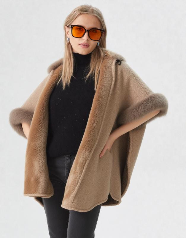 poncho à capuche