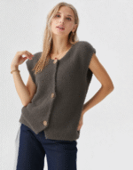 pull boutons doré sans manches