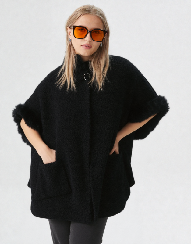 poncho à capuche