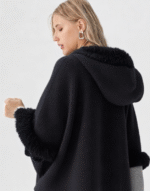poncho à capuche