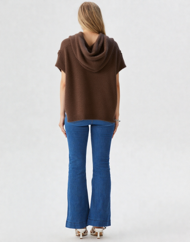 pull sans manches capuche