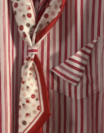 chemise rouge foulard