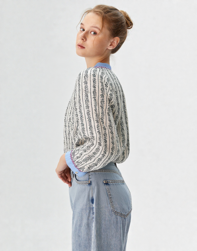 fad7e987-a98c-4a72-94b3-8a76036ea665_PicCopilot_358c0 blouse fleurs bleu